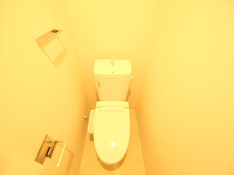 トイレ　温水洗浄暖房便座付きトイレ