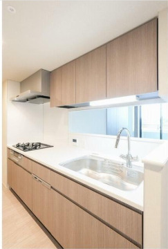 キッチン　収納豊富な広々とした三口コンロキッチン♪