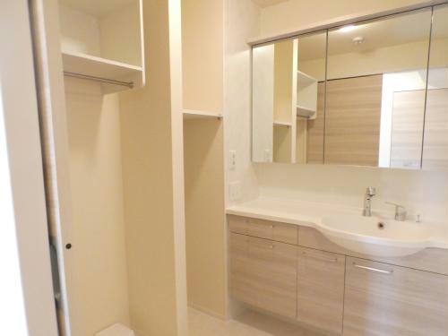 洗面設備　同型タイプ