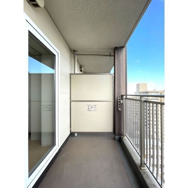 バルコニー　参考写真：モデルルーム