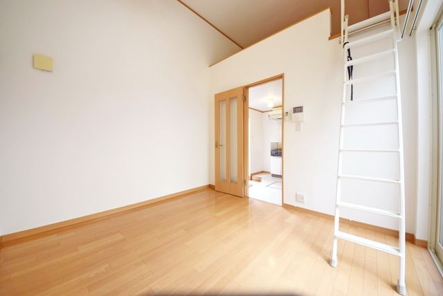 居室・リビング　★ロフト付き★