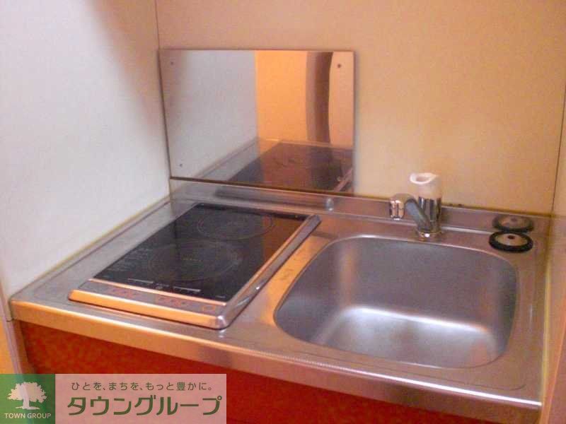 キッチン　電気コンロなので火事の心配もありません。