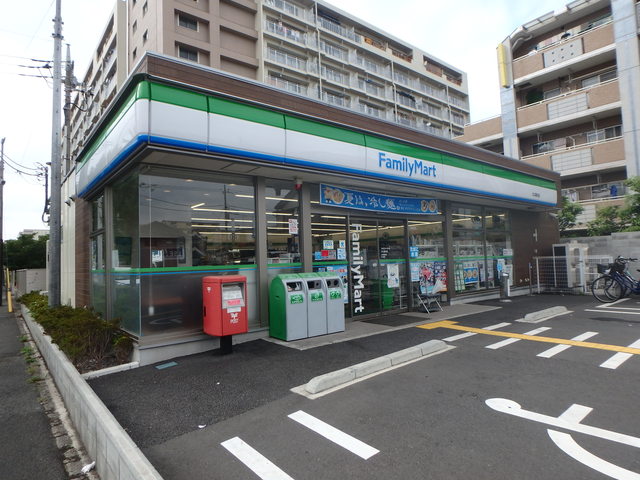 コンビニ　ファミリーマート川口朝日店（コンビニ）まで602m