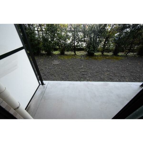 バルコニー　南向きバルコニーです。(同建物の別部屋の写真です。)