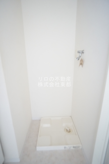 その他　水漏れの心配がない防水パン付きの洗濯機置き場です