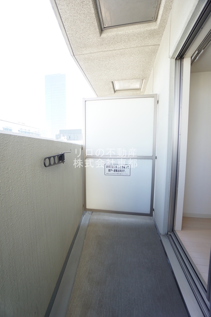 バルコニー　バルコニー付！お天気のいい日は洗濯物も気持ちよく干せますね！