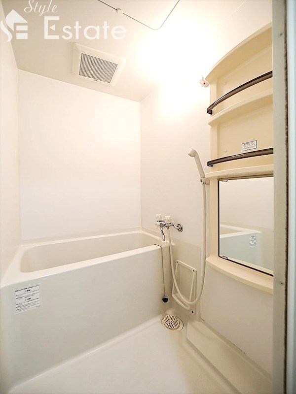 バス・シャワールーム　バスルーム