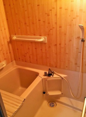 バス・シャワールーム　１日の疲れを流しましょう。