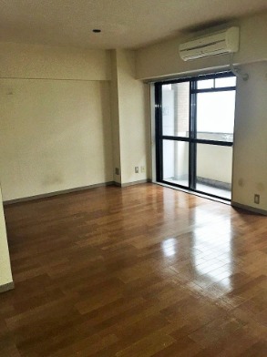 居室・リビング　明るいリビングです。