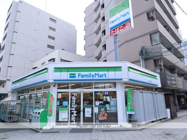 コンビニ　ファミリーマート（コンビニ）まで274m