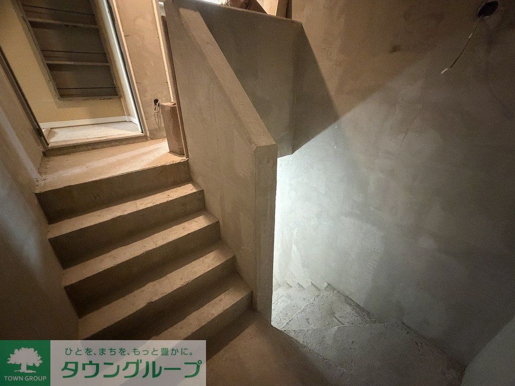 玄関　タウンハウジング調布店まで♪