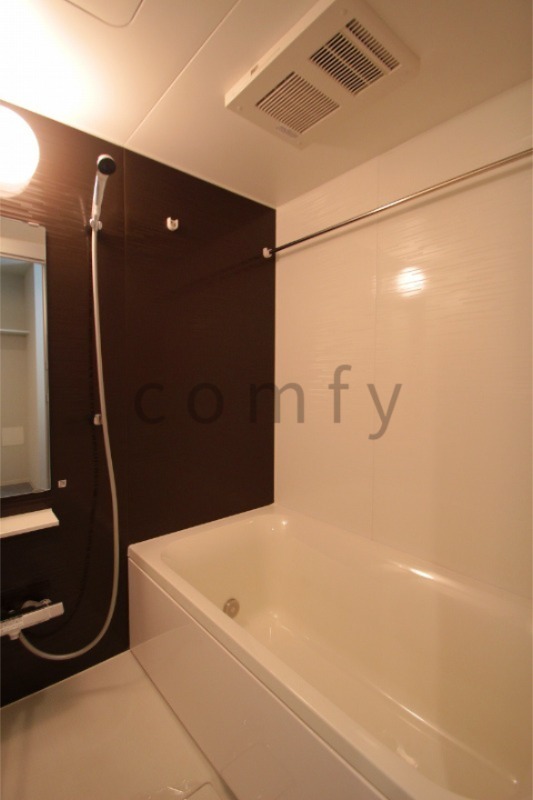 バス・シャワールーム　バスルーム