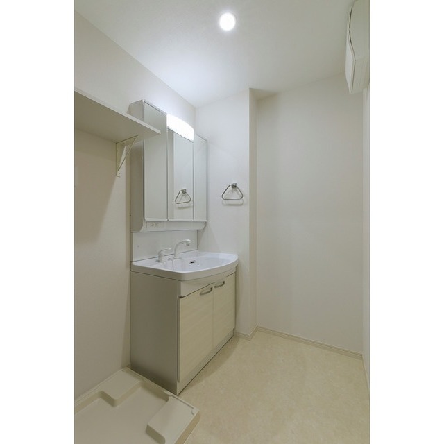 洗面設備　※別部屋写真、現況優先