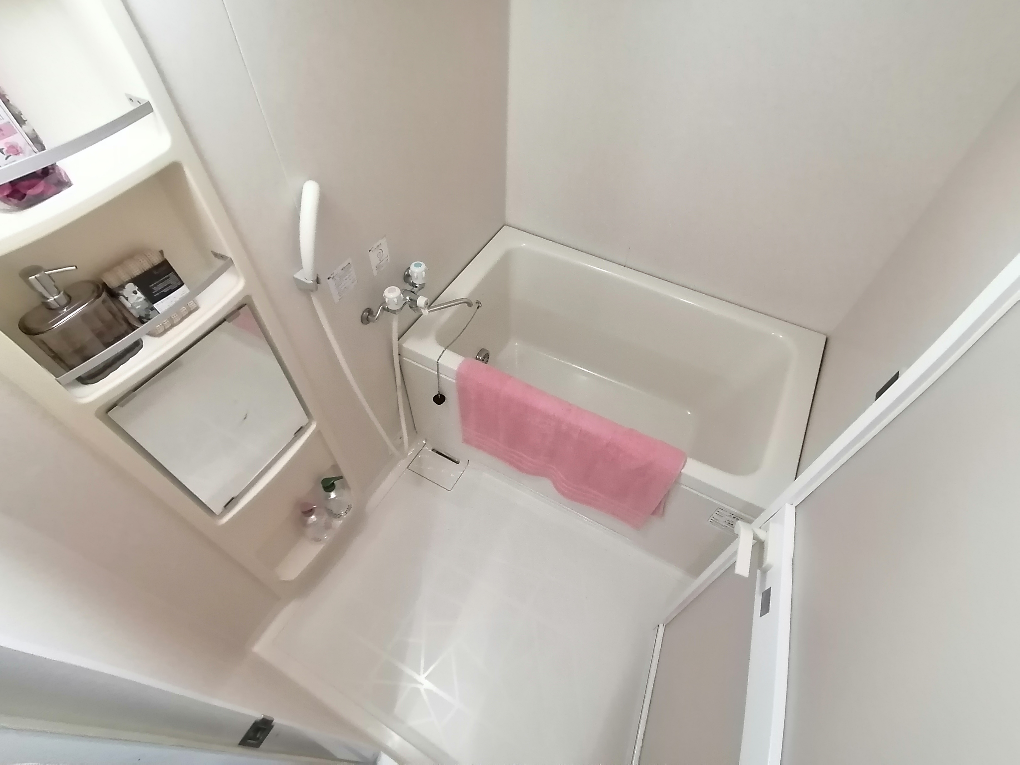 バス・シャワールーム　同建物別号室別間取り参考