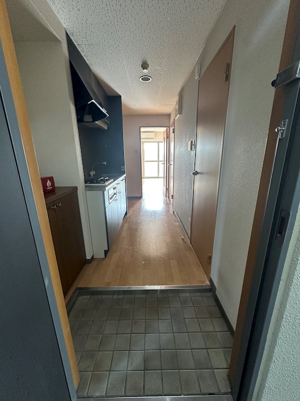 玄関　全て違うお部屋（同じ間取り）写真です