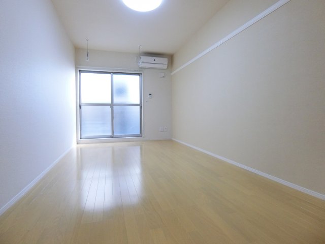 居室・リビング　別号室の参考写真です。