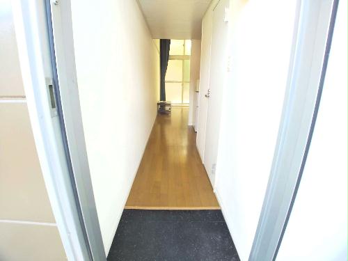 玄関　玄関ドアは防犯サムターン設置