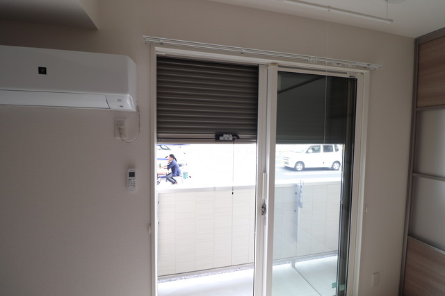 バルコニー　シャッター雨戸