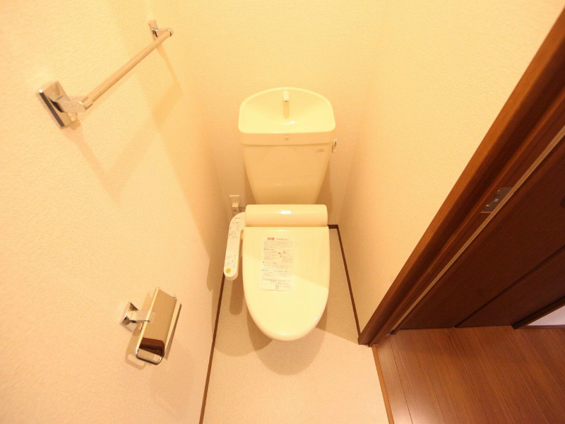 トイレ　温水洗浄便座付トイレ