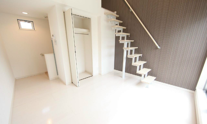 居室・リビング　2階　（下階洋室6帖　上階ロフト3.1帖）