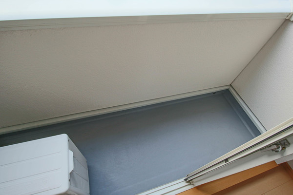 バルコニー　同じ建物の別のお部屋