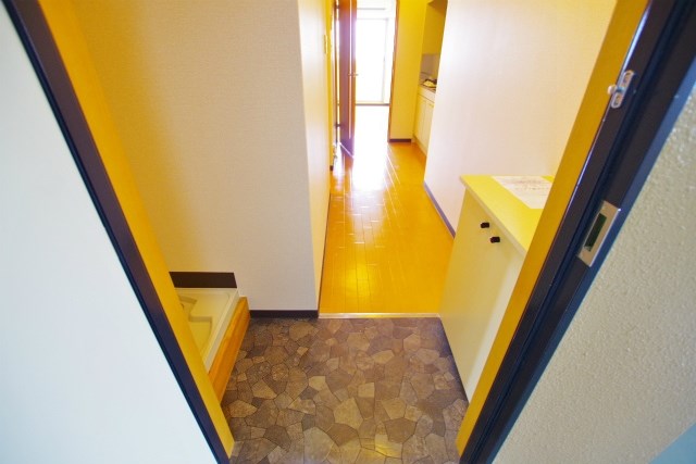 玄関　※同タイプのお部屋の画像です。