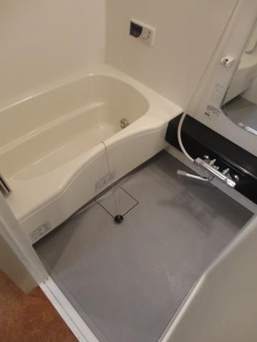 バス・シャワールーム　★追い焚き付のバスルームです★