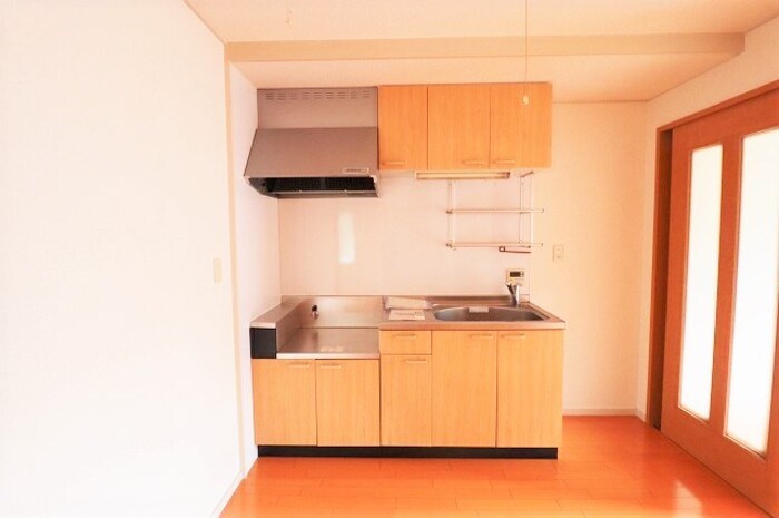 キッチン　※同物件・別部屋。実際と異なる場合があります。