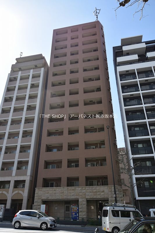建物外観　徒歩１２分圏内に４駅利用可能