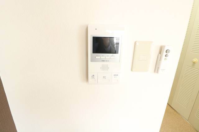 セキュリティ　モニター付きインターホンで安心です♪