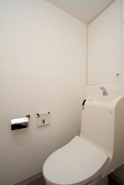 トイレ　※写真は同タイプ住戸です。