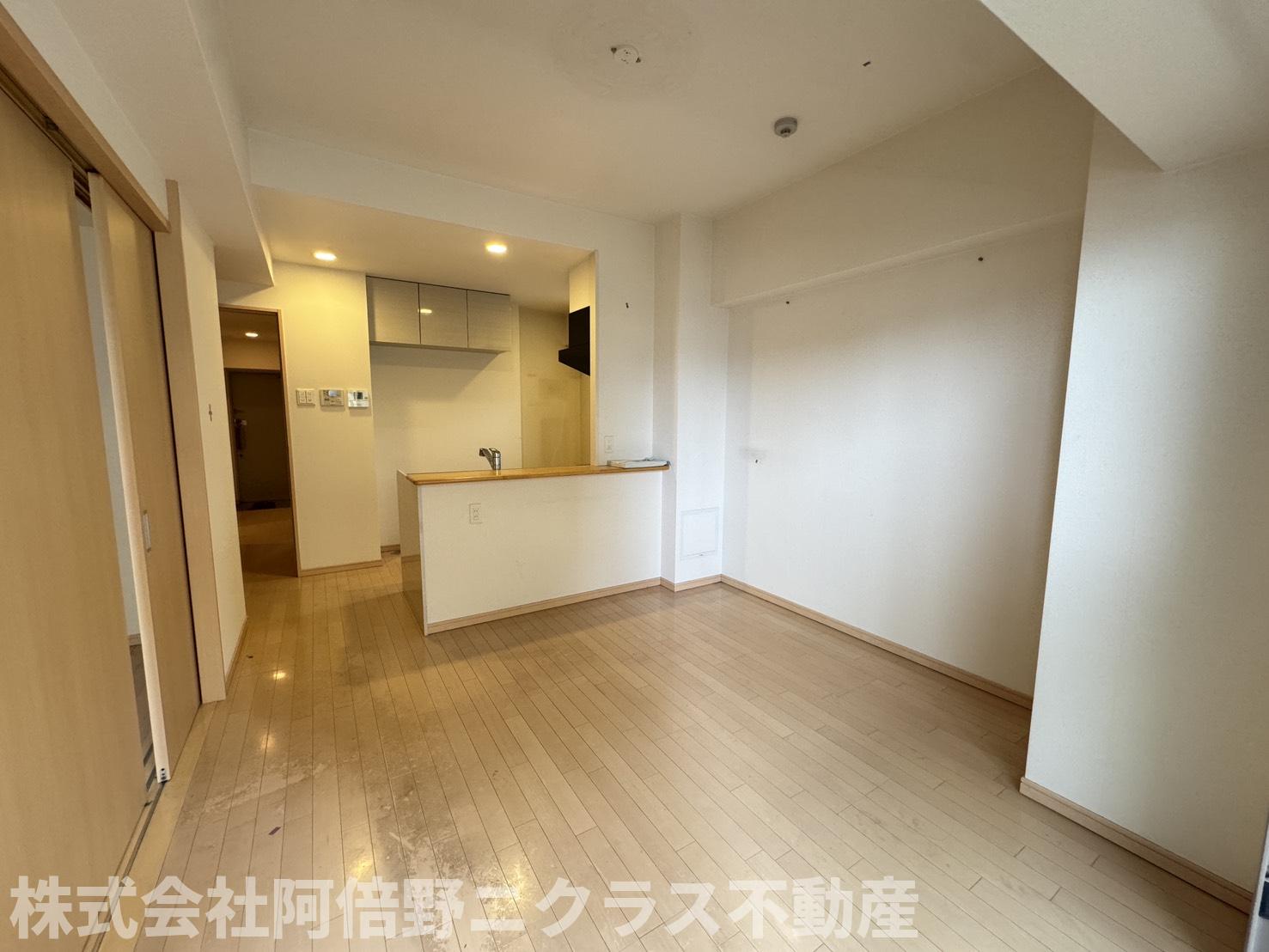 居室・リビング　内装は別部屋の参考写真です。