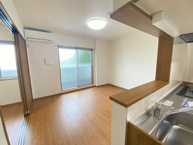 居室・リビング　開放感のあるゆったりとしたお部屋です♪※同建物別部屋参考写真