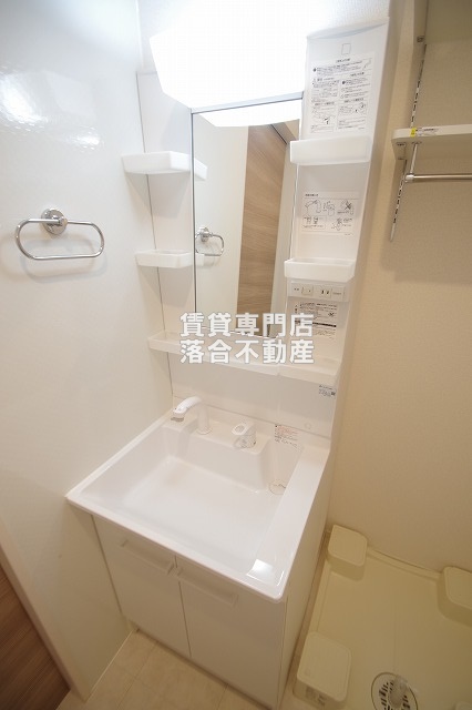 洗面設備　独立洗面化粧台・洗濯機置場
