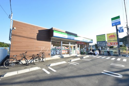 コンビニ　ファミリーマート横浜舞岡町店（コンビニ）まで475m
