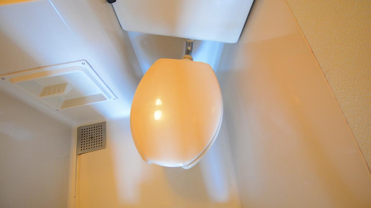 トイレ　浴室内にトイレがあります☆