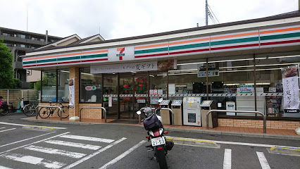コンビニ　セブンイレブン 高井戸東五日市街道店（コンビニ）まで400m