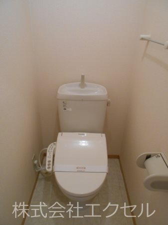 トイレ　同建物別室画像です。