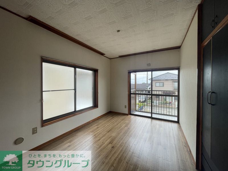 千葉市花見川区長作台一丁目戸建ての居間写真