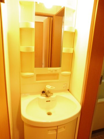 洗面設備　別部屋参考写真です