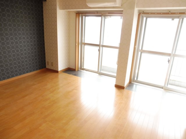 居室・リビング　別部屋参考写真です