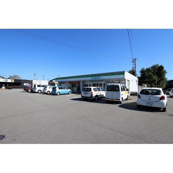 コンビニ　ファミリーマート富山千代田町店（コンビニ）まで340m