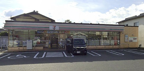 コンビニ　セブンイレブン 久留米十二軒屋店（コンビニ）まで511m