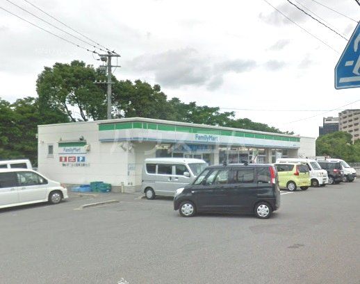 コンビニ　ファミリーマート香住ヶ丘店（コンビニ）まで1806m