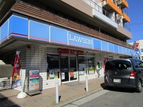 コンビニ　ローソン 仲町台一丁目店（コンビニ）まで39m