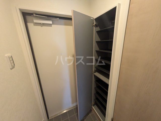 ArtiRoyal K.eastの玄関写真