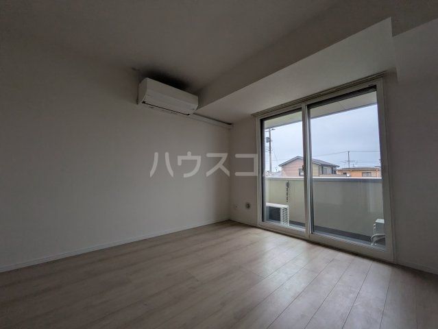 ArtiRoyal K.eastの居間写真