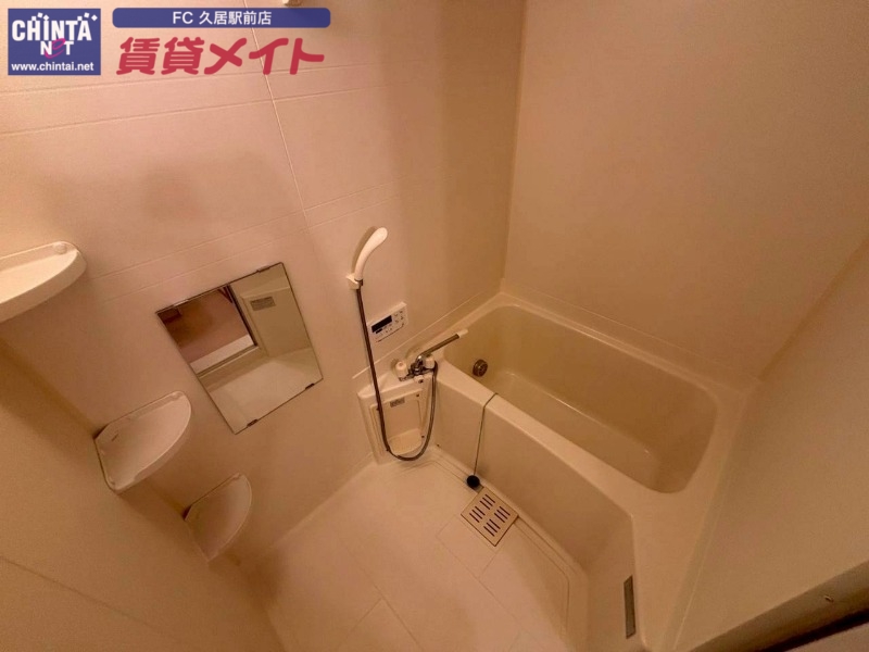 バス・シャワールーム　同物件別部屋の写真