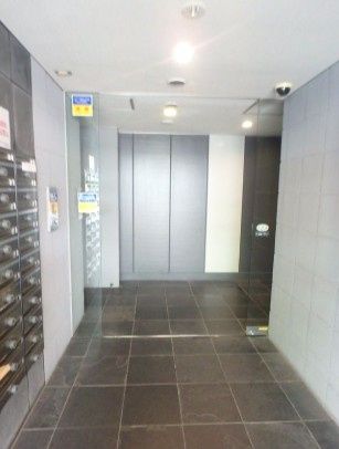 エントランス　落ち着いたエントランスです