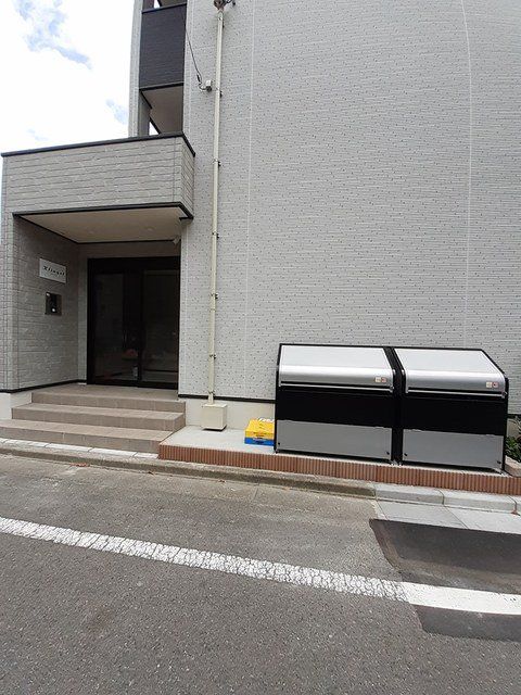 エントランス　駐車場